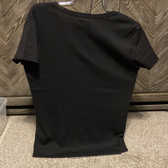 Kirkland Signature Black, White and green Vneck TShirts bundle - Picture 5 of 7